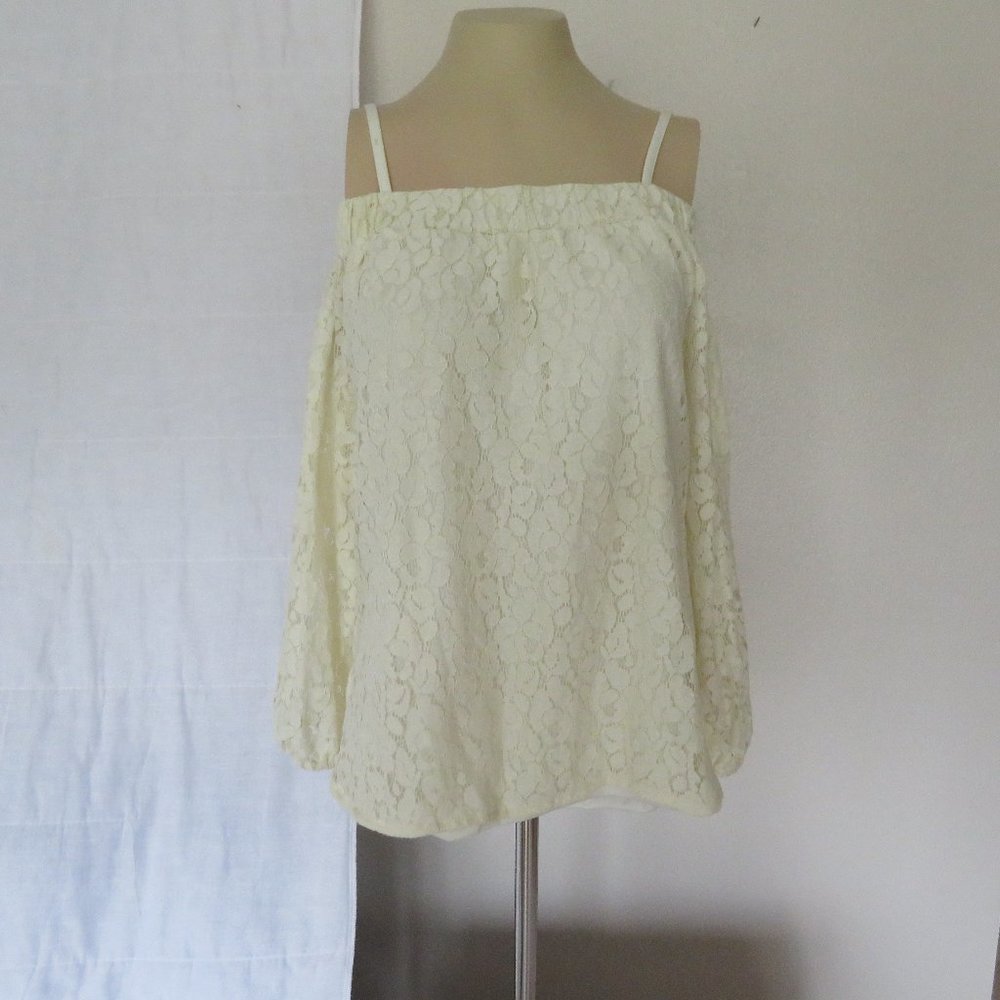 Seven Sisters Off the Shoulder Lacy Top